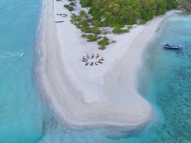 10 Day Yoga and Surf Camp in Thimarafushi, Maldives for Beginners